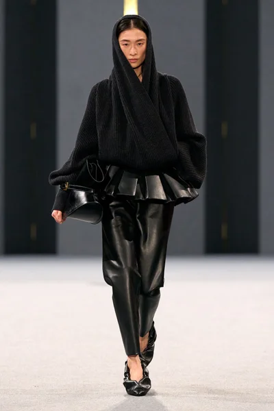 Look 1